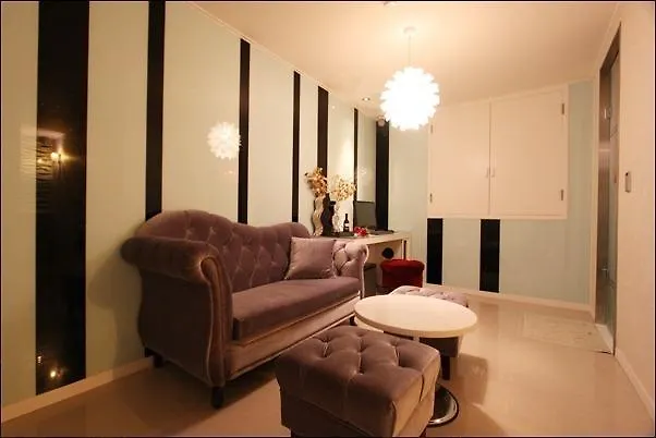 Echae Hotel Csedzsu